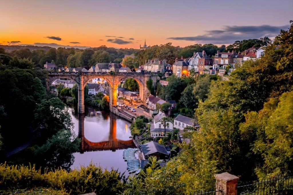 Stunning 4Bed Townhouse By Hic & Trendy Kings Quarter! Villa Harrogate Eksteriør bilde