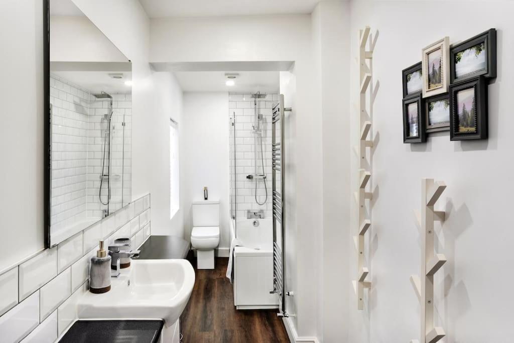 Stunning 4Bed Townhouse By Hic & Trendy Kings Quarter! Villa Harrogate Eksteriør bilde
